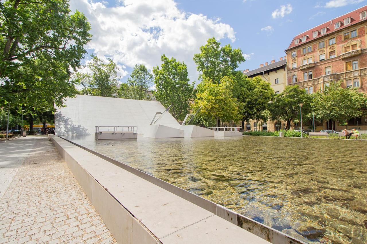 Joseph Boulevard Apartment - 3Bdr, 2Bath, 8Ppl Budapest Extérieur photo