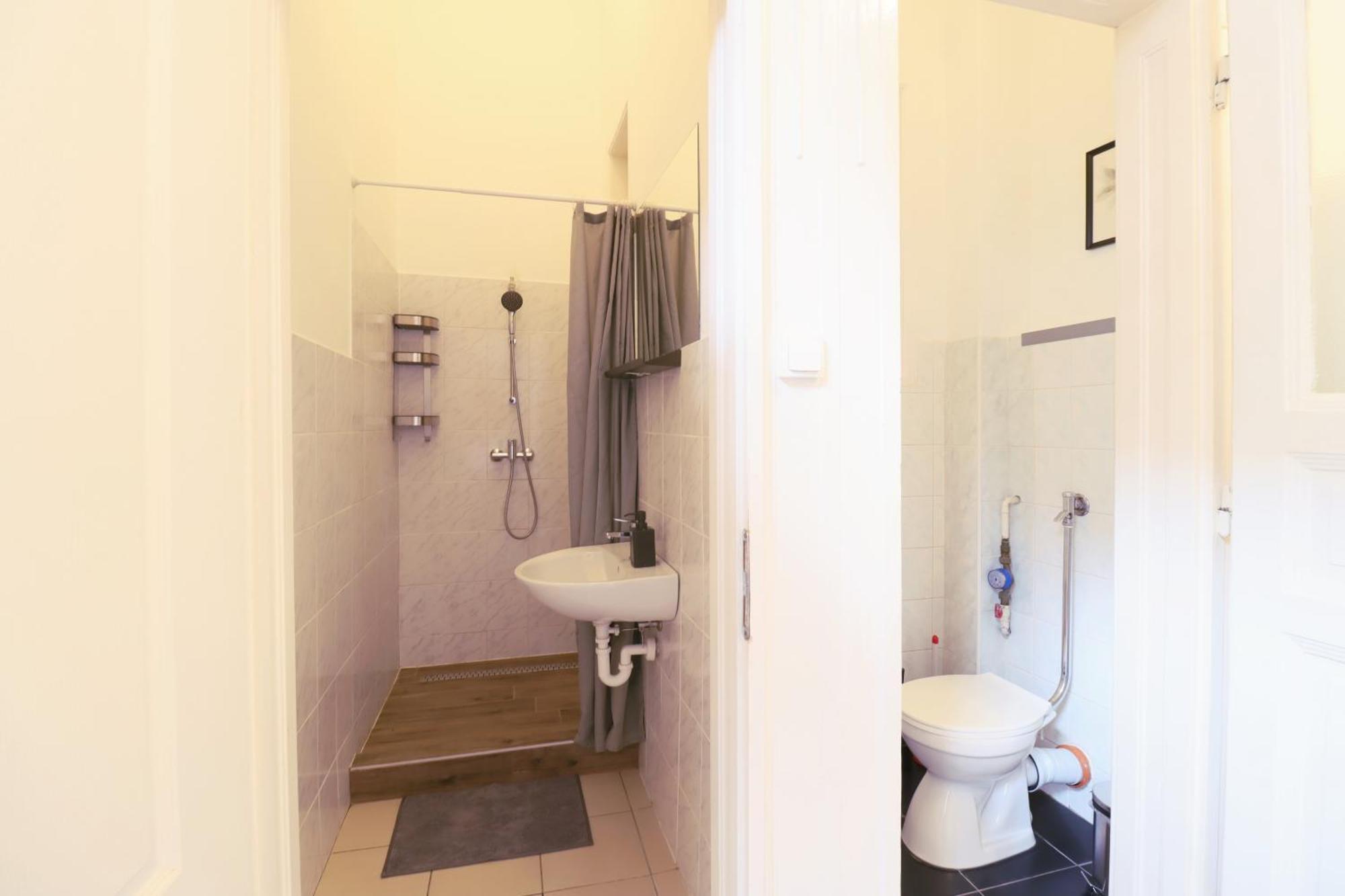 Joseph Boulevard Apartment - 3Bdr, 2Bath, 8Ppl Budapest Extérieur photo